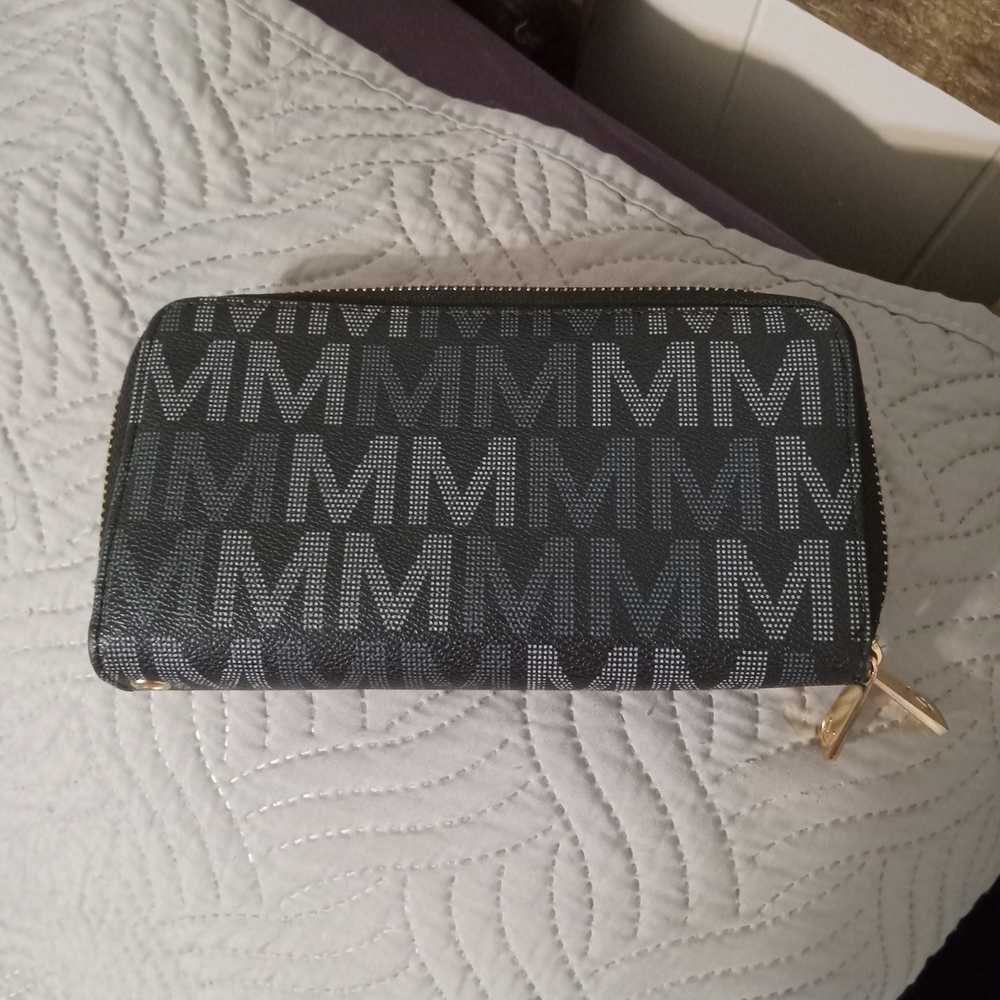 Source Unknown Black And Gray Monogram Wallet - image 1